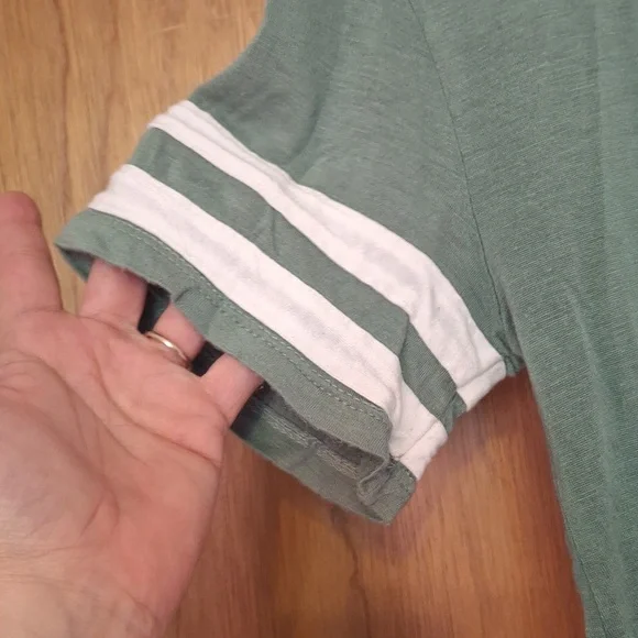 Raggs II Riches Crop Top - Picture 2 of 3